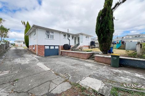 Photo of property in 41 St Leonards Road, Kelston, Auckland, 0602