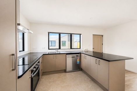 Photo of property in 32 Black Beech Crescent, Takanini, 2110