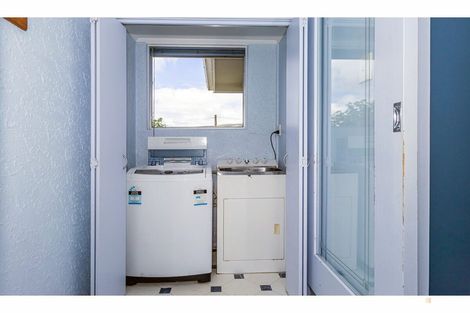 Photo of property in 1 Dixon Street, Waimate, 7924