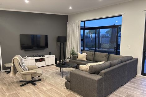 Photo of property in 36 Palliser Place, Milson, Palmerston North, 4414