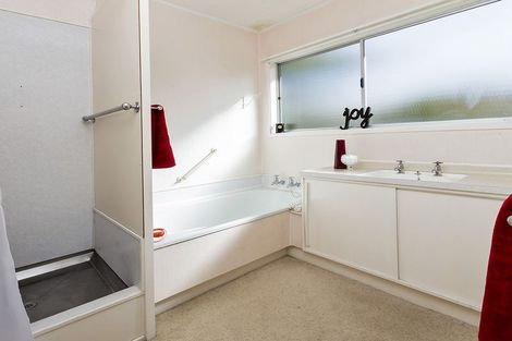 Photo of property in 3/34 Uxbridge Road, Mellons Bay, Auckland, 2014