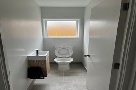 Photo of property in 1/75 Tramway Road, Beach Haven, Auckland, 0626