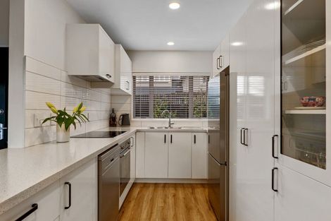 Photo of property in 87b Aikmans Road, Merivale, Christchurch, 8014