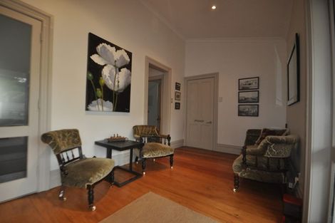 Photo of property in 32 Carrington Street, New Plymouth, 4310