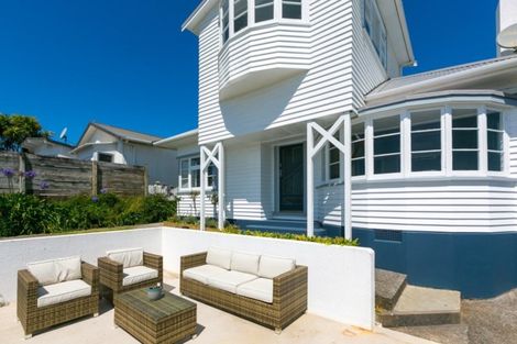 Photo of property in 421 Devon Street West, Lynmouth, New Plymouth, 4310