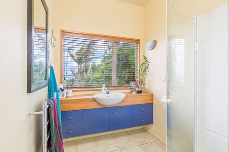 Photo of property in 1 Hurdlow Place, Manly, Whangaparaoa, 0930