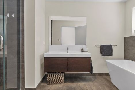 Photo of property in 141 Oteki Park Drive, Welcome Bay, Tauranga, 3112