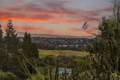 Photo of property in 33 Panorama Drive, Welcome Bay, Tauranga, 3175