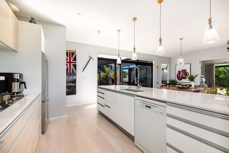 Photo of property in 11 Sumner Terrace, Aotea, Porirua, 5024