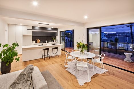 Photo of property in 11a Cavendish Square, Strathmore Park, Wellington, 6022