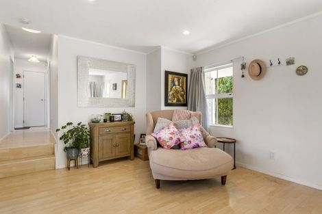 Photo of property in 2/19 Salem Place, Torbay, Auckland, 0630