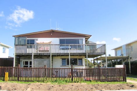 Photo of property in 94 Karewa Parade, Papamoa Beach, Papamoa, 3118