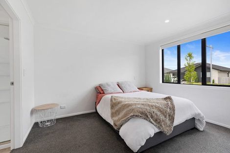 Photo of property in 24 Furlong Road, Papamoa, 3118