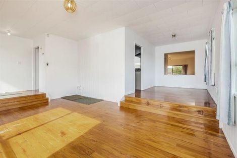 Photo of property in 8 Southview Place, Wattle Downs, Auckland, 2102