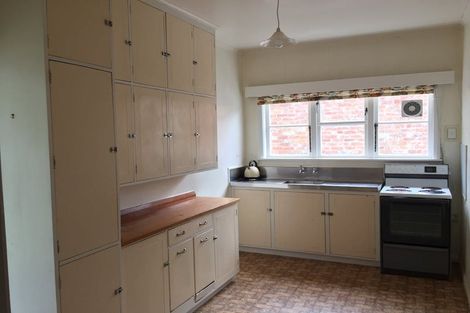 Photo of property in 30 Ihle Street, Terrace End, Palmerston North, 4410