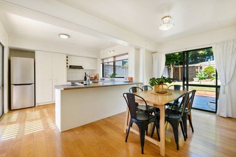 Photo of property in 148 Red Beach Road, Red Beach, 0932