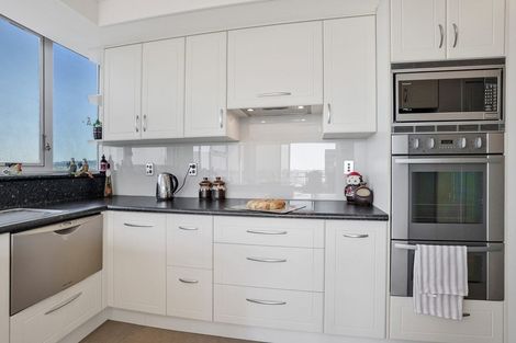 Photo of property in Elizabeth Height Apartments, 8 Elizabeth Street, Tauranga, 3110