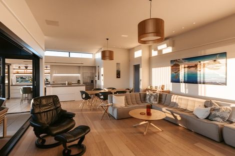 Photo of property in 87 Marine Parade, Mount Maunganui, 3116