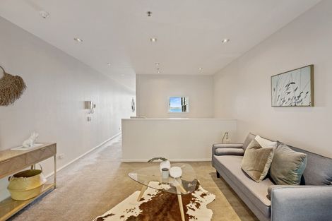 Photo of property in Patent 326 Apartments, 326 Evans Bay Parade, Hataitai, Wellington, 6021