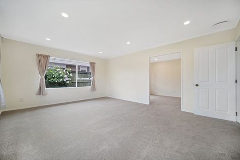 Photo of property in 11 Suncrest Drive, West Harbour, Auckland, 0618