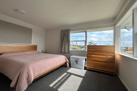 Photo of property in 33 Pupuke Road, Birkenhead, Auckland, 0627