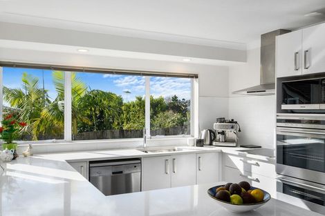 Photo of property in 14 Kerlin Crescent, West Harbour, Auckland, 0618