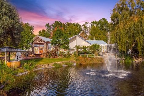 Photo of property in 252 Boord Crescent, Kumeu, 0891