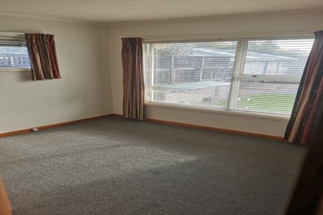 Photo of property in 17 Eglinton Street, Avondale, Christchurch, 8061