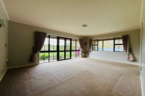 Photo of property in 233 Waihoehoe Road, Drury, 2577