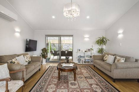 Photo of property in 2/23 Parr Terrace, Castor Bay, Auckland, 0620