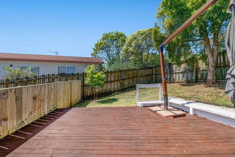 Photo of property in 14 Mallard Place, Unsworth Heights, Auckland, 0632