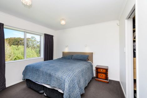 Photo of property in 34 Ruapehu Drive, Fitzherbert, Palmerston North, 4410