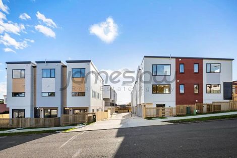 Photo of property in 5/5 Chevis Place, Pakuranga, Auckland, 2010