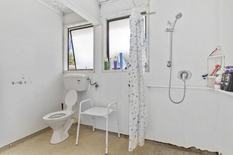 Photo of property in 1 Tabitha Crescent, Henderson, Auckland, 0612