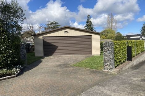 Photo of property in 11 Dawnhaven Drive, Te Atatu Peninsula, Auckland, 0610