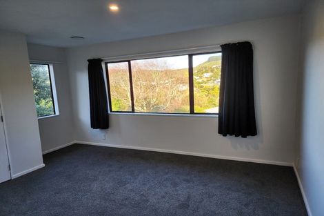 Photo of property in 20a Olivia Crescent, Tawa, Wellington, 5028