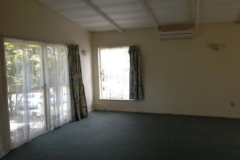 Photo of property in 15 Camrose Place, Glenfield, Auckland, 0629