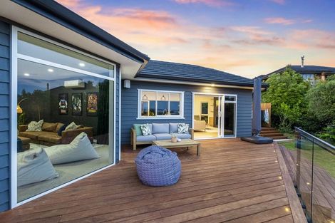 Photo of property in 6 Dorchester Place, Orewa, 0931