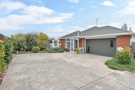 Photo of property in 2/23a Meadow Street, Papanui, Christchurch, 8052