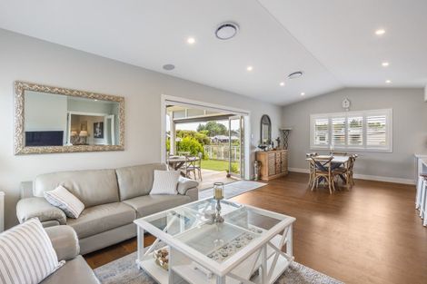 Photo of property in 7 Lamont Place, Waikanae, 5036