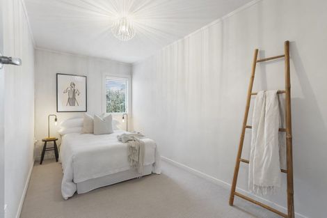 Photo of property in 1/12 Craigbank Avenue, New Lynn, Auckland, 0600