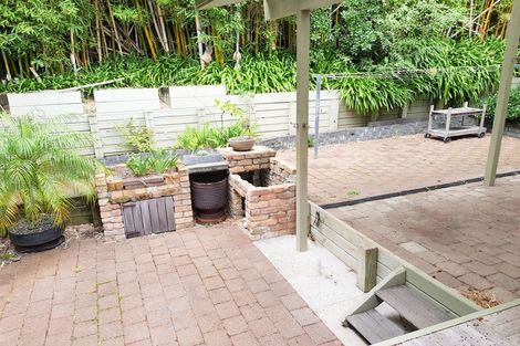 Photo of property in 19 Pohutukawa Avenue, Red Beach, 0932