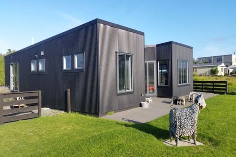 Photo of property in 21 Golf Vue Place, Castlecliff, Whanganui, 4501