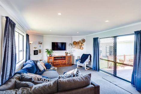 Photo of property in 15 Titoki Crescent, Pirimai, Napier, 4112