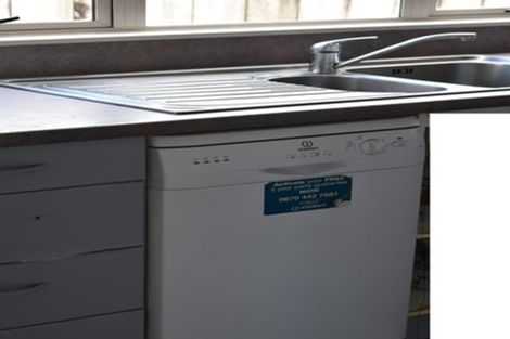 Photo of property in 9/43 Fruitvale Road, New Lynn, Auckland, 0600