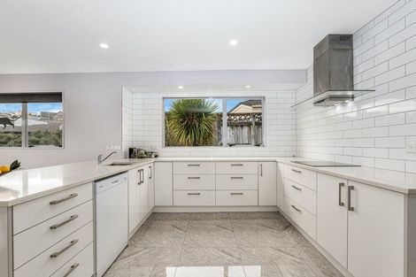 Photo of property in 30 Musket Lane, Whitby, Porirua, 5024