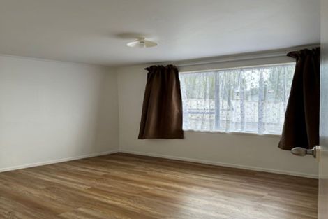 Photo of property in 10 Camphora Place, Ranui, Auckland, 0612