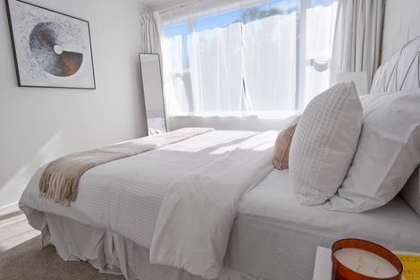 Photo of property in 2/134 Edmonton Road, Te Atatu South, Auckland, 0610