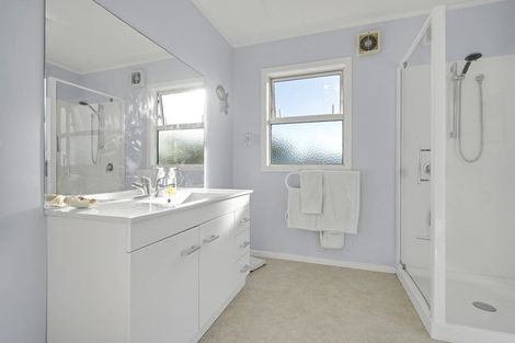 Photo of property in 1/90 Norwood Road, Bayswater, Auckland, 0622