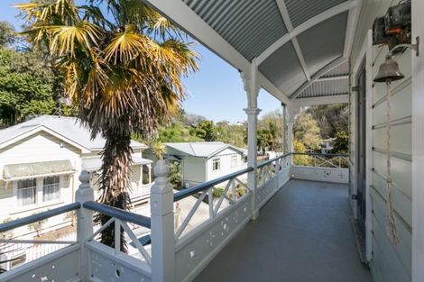 Photo of property in 2 Cameron Road, Bluff Hill, Napier, 4110